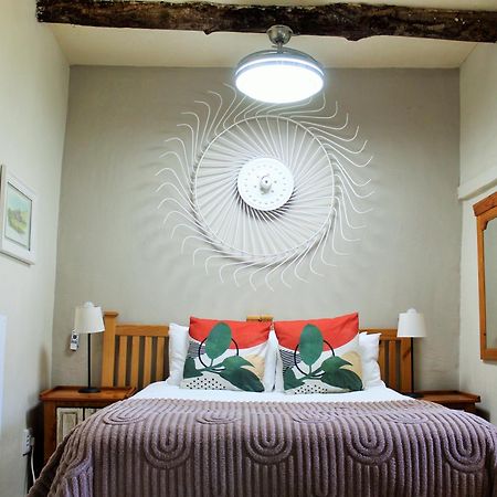 Гостьовий будинок Blue Cow Barn - Boutique Farm Баррідейл Екстер'єр фото
